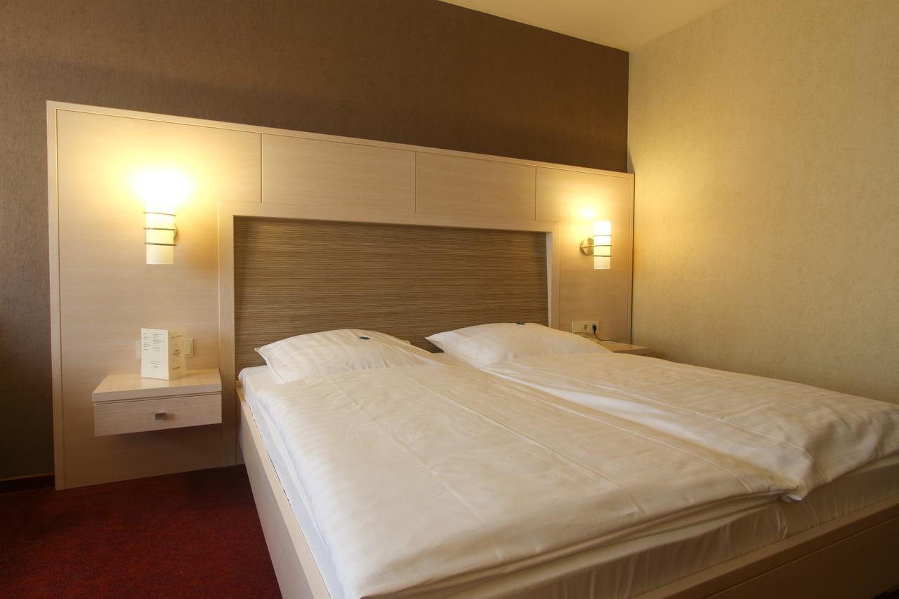 Hotel Touric Korbach Bagian luar foto